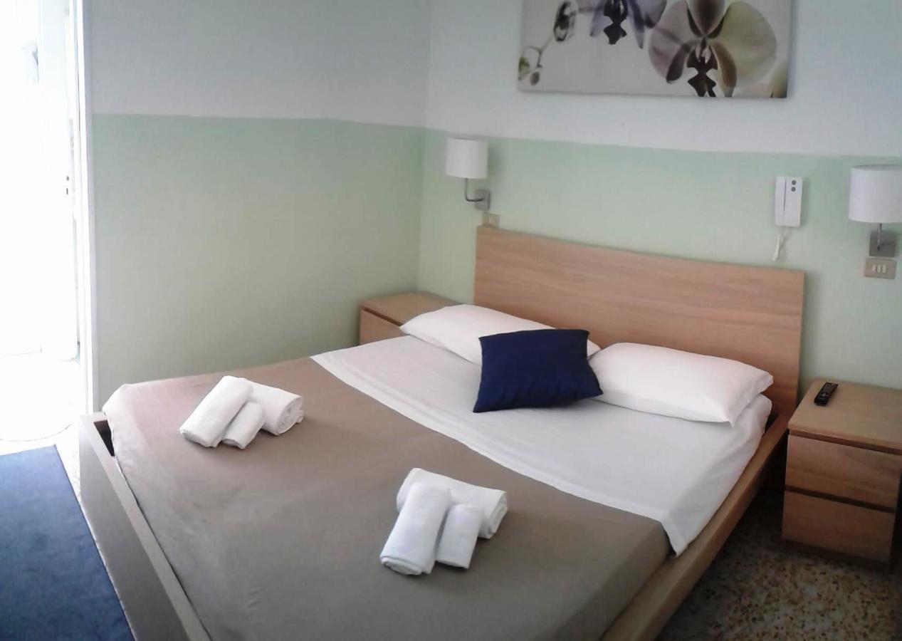 Hotel Marittimo Rimini Esterno foto