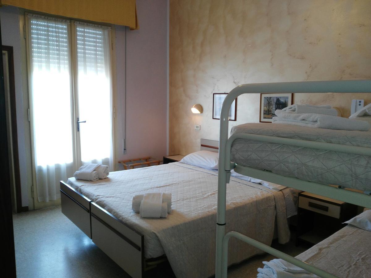Hotel Marittimo Rimini Esterno foto