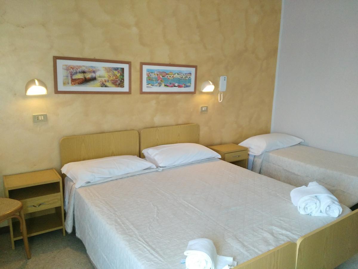 Hotel Marittimo Rimini Esterno foto