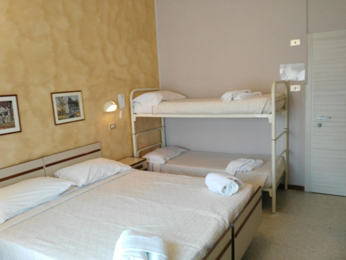 Hotel Marittimo Rimini Esterno foto