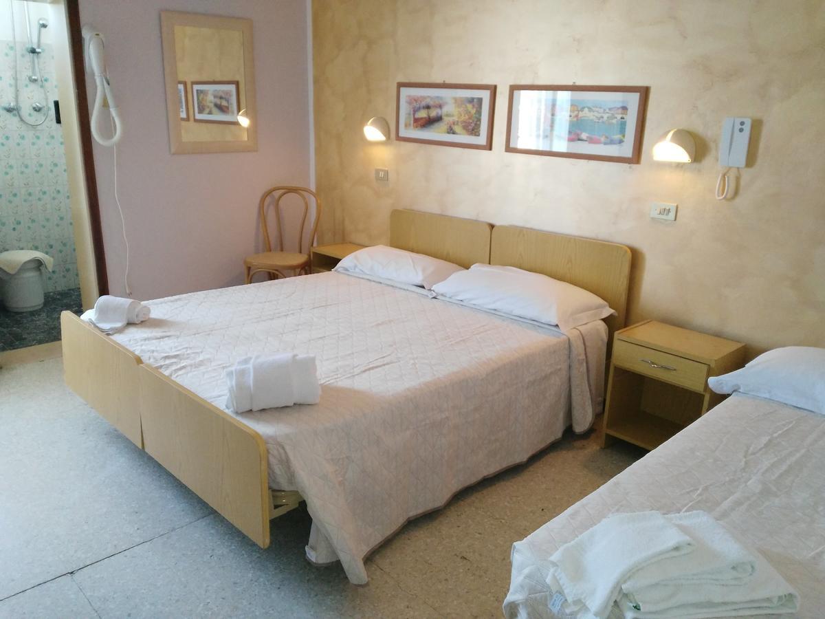 Hotel Marittimo Rimini Esterno foto