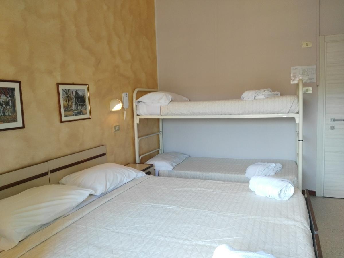 Hotel Marittimo Rimini Esterno foto