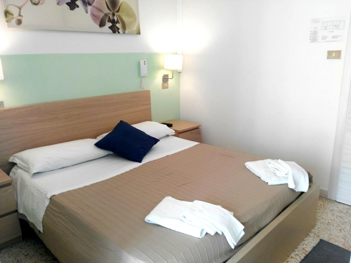 Hotel Marittimo Rimini Esterno foto