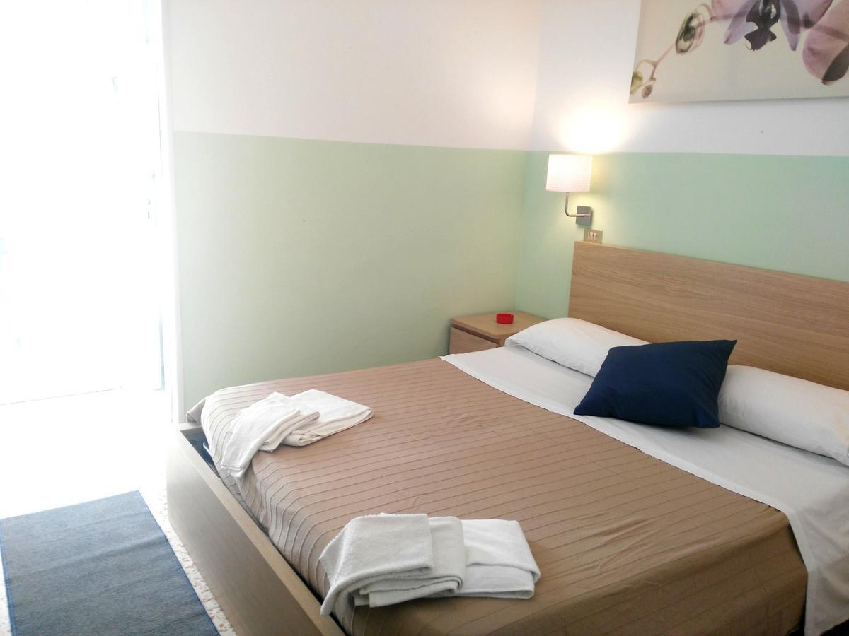 Hotel Marittimo Rimini Esterno foto