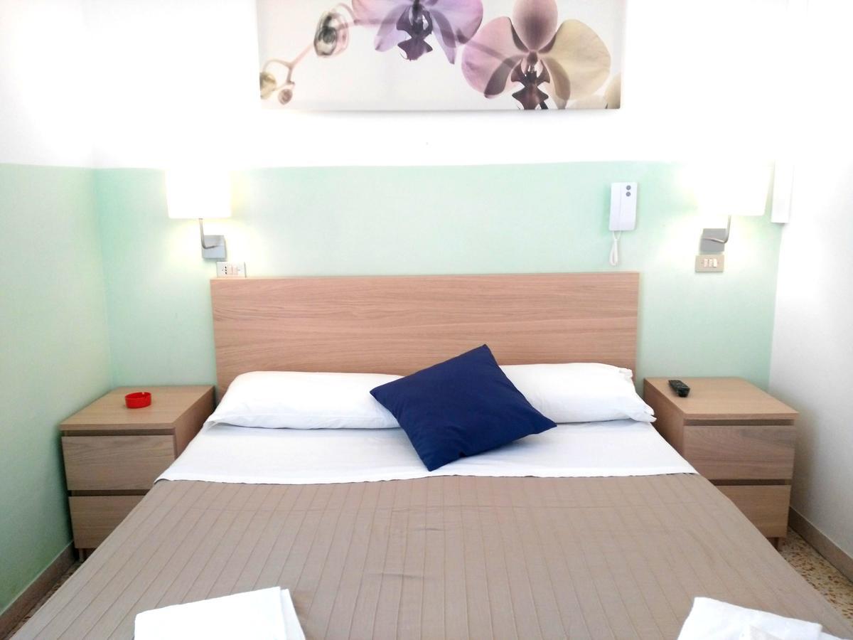 Hotel Marittimo Rimini Esterno foto