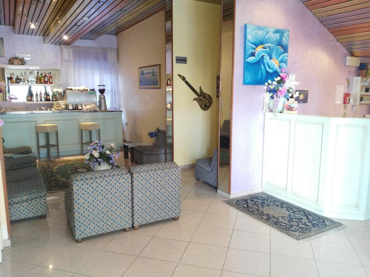 Hotel Marittimo Rimini Esterno foto
