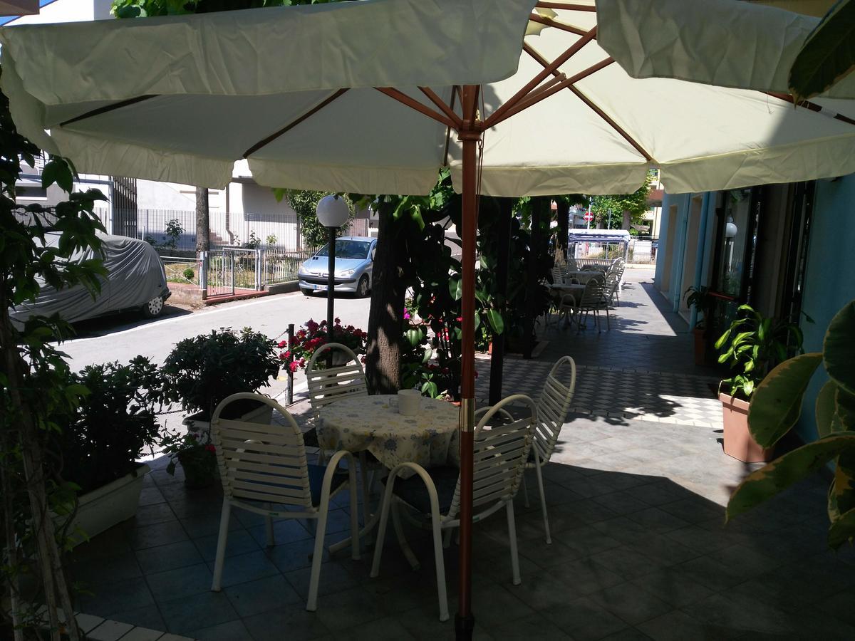 Hotel Marittimo Rimini Esterno foto