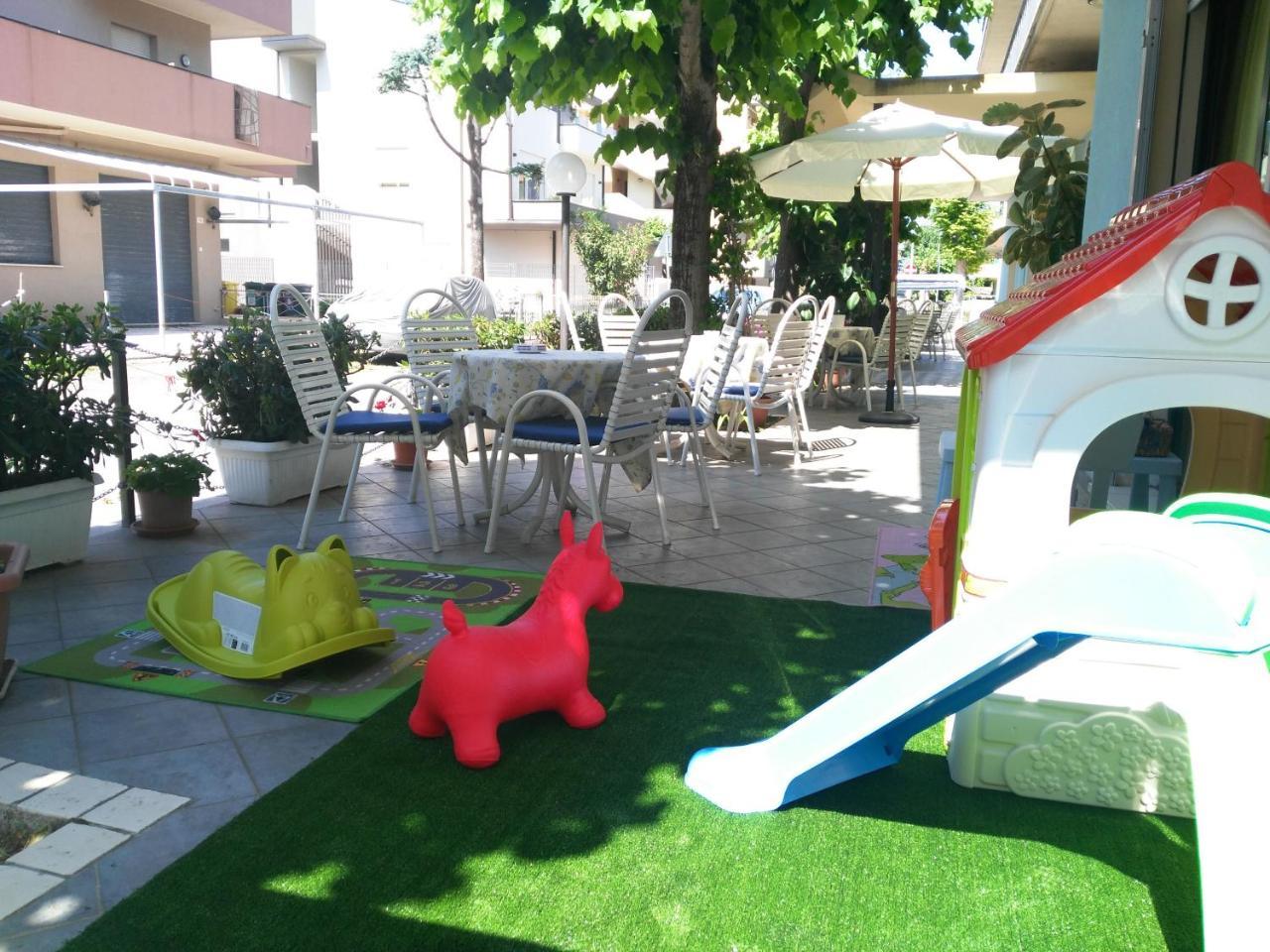 Hotel Marittimo Rimini Esterno foto