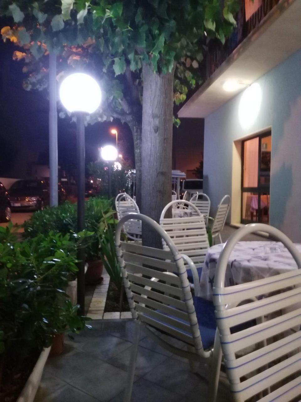 Hotel Marittimo Rimini Esterno foto