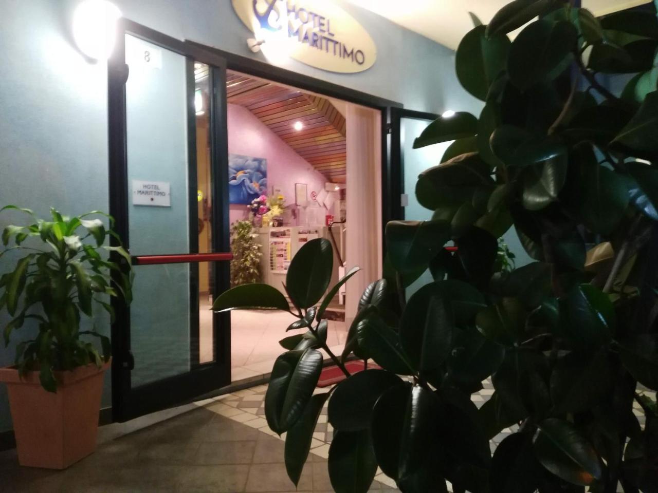 Hotel Marittimo Rimini Esterno foto