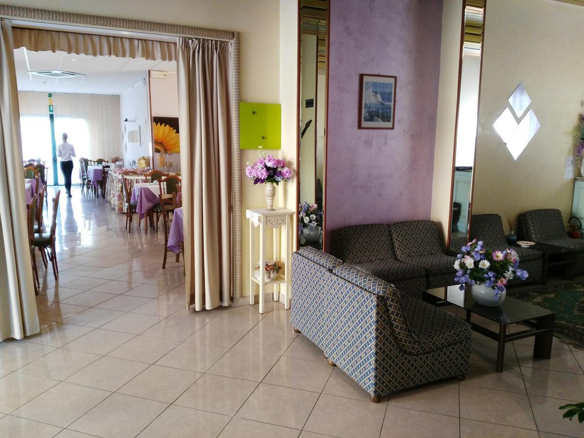 Hotel Marittimo Rimini Esterno foto