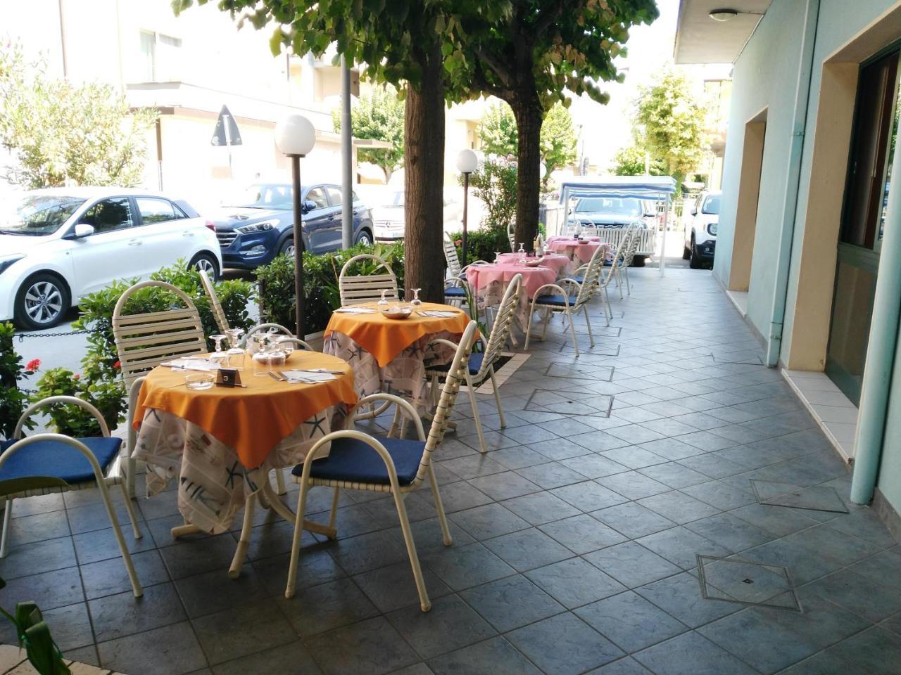 Hotel Marittimo Rimini Esterno foto