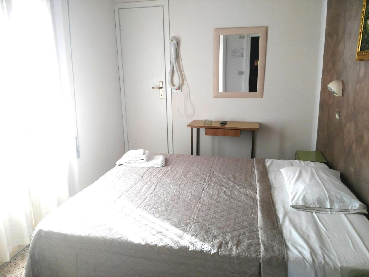 Hotel Marittimo Rimini Esterno foto